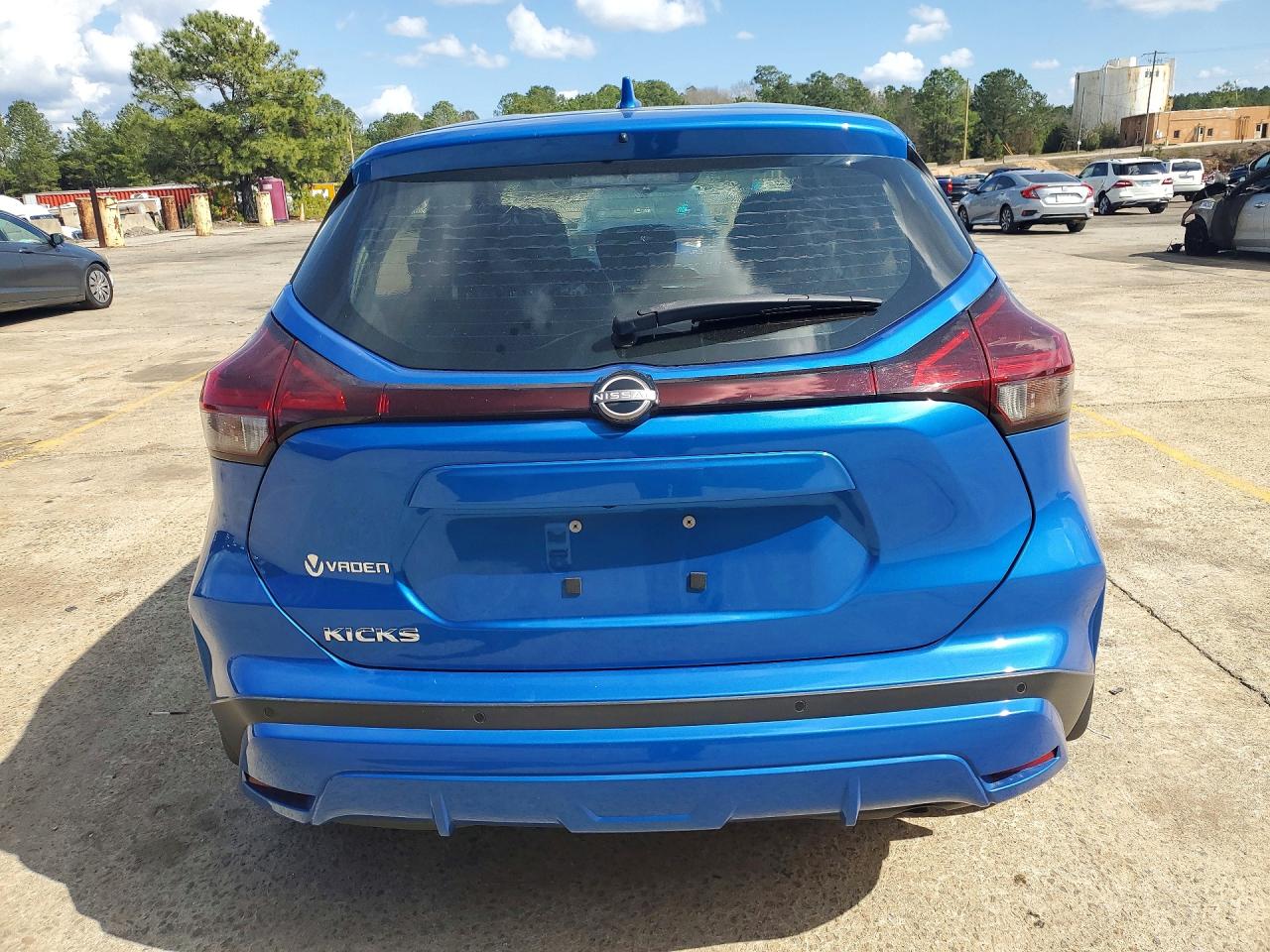 2023 NISSAN KICKS S photo 6