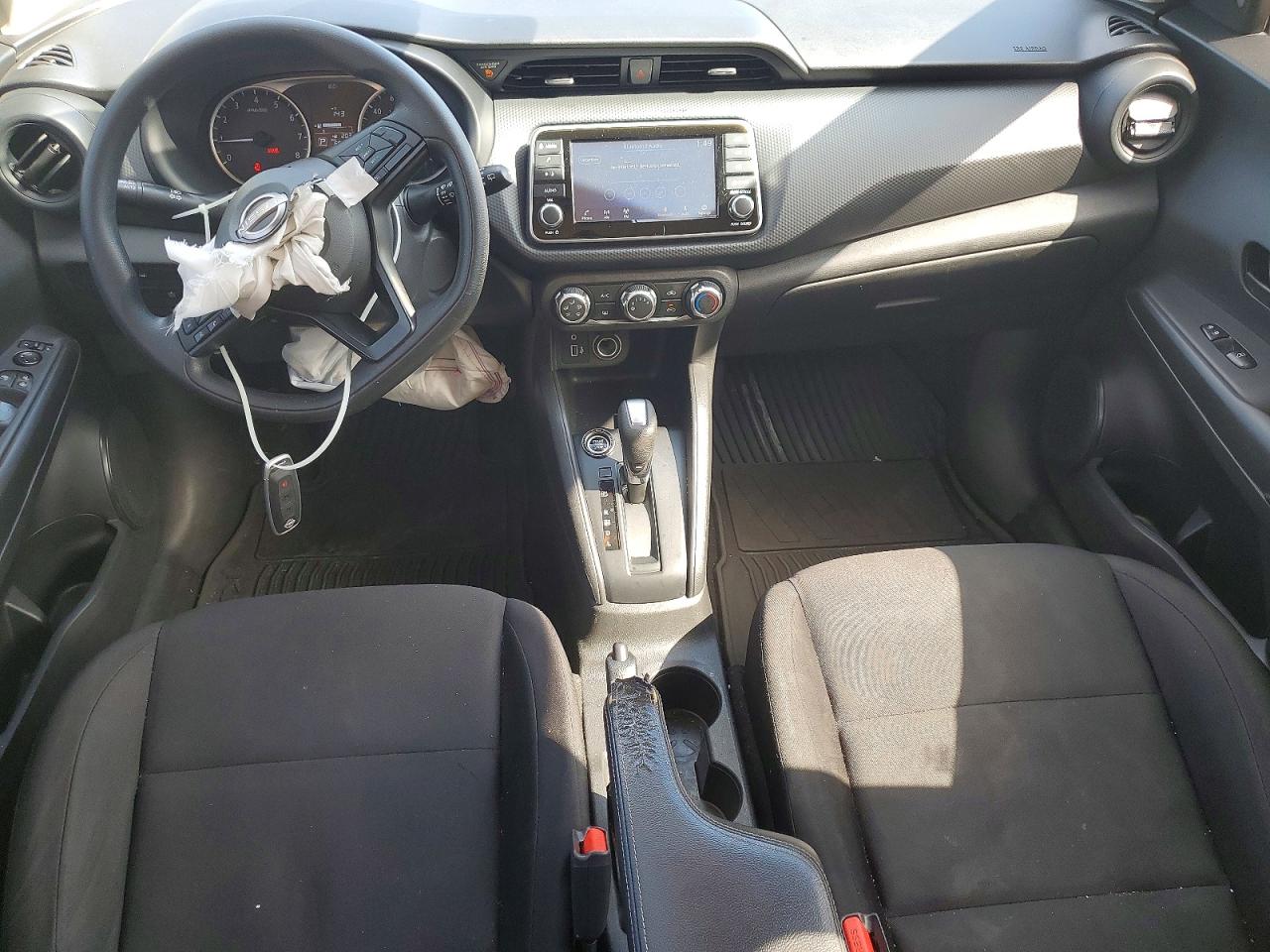2023 NISSAN KICKS S photo 8