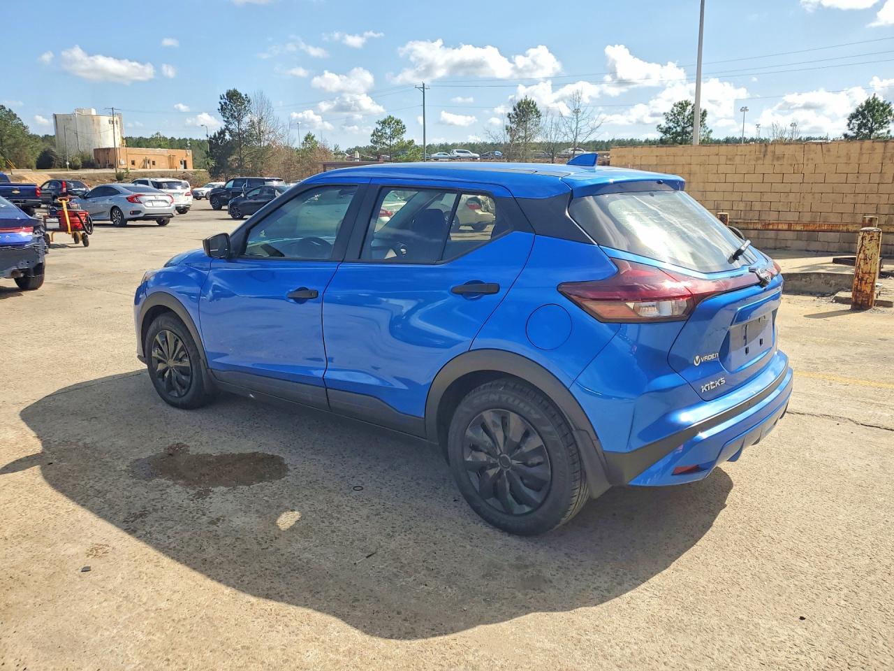 2023 NISSAN KICKS S photo 2
