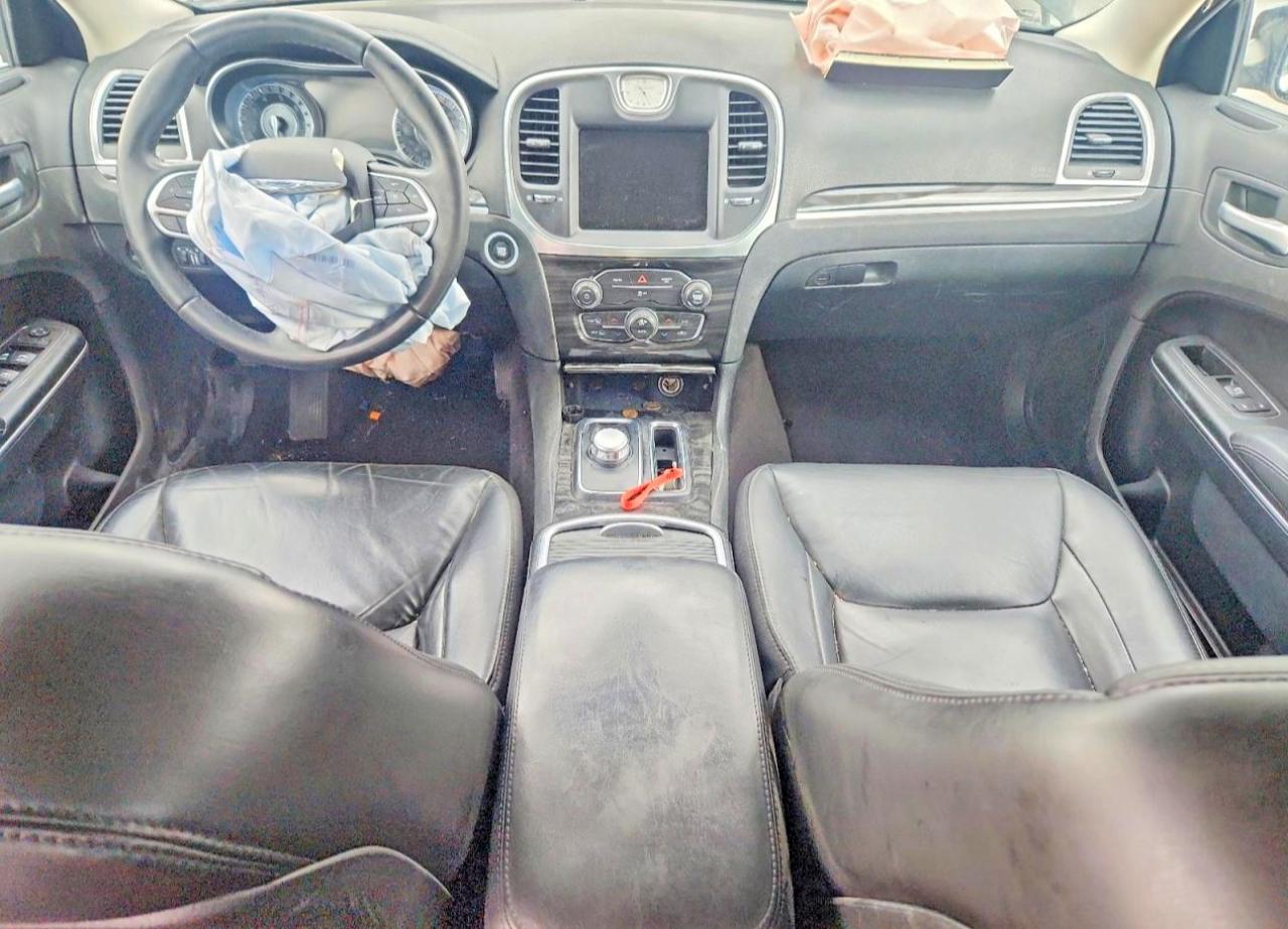 2018 CHRYSLER 300 TOURING photo 8