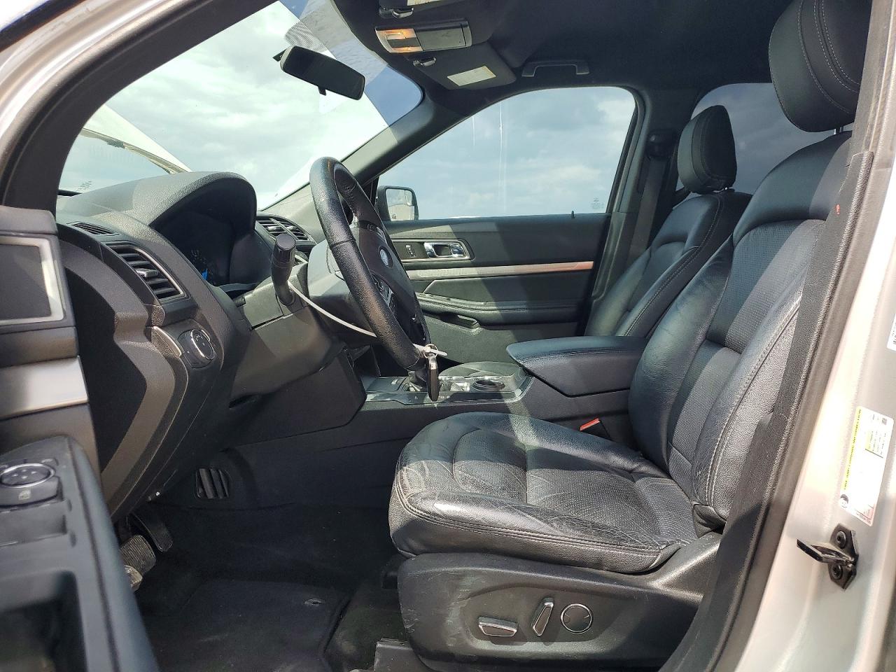 2018 FORD EXPLORER XLT photo 7