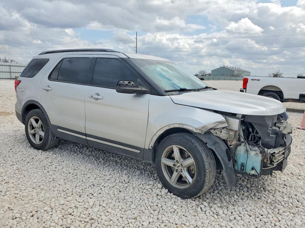2018 FORD EXPLORER XLT photo 4
