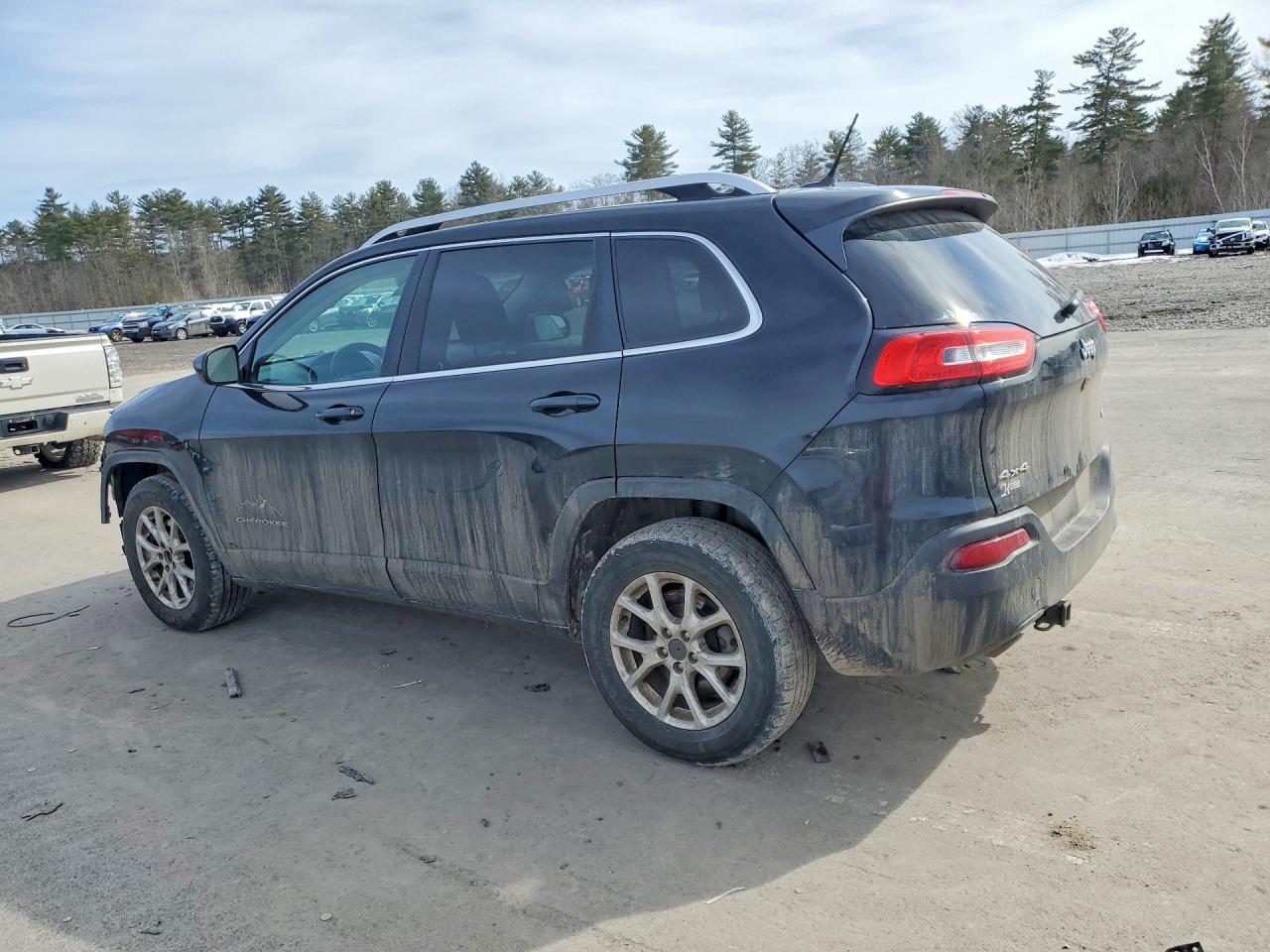 2015 JEEP CHEROKEE LATITUDE photo 2