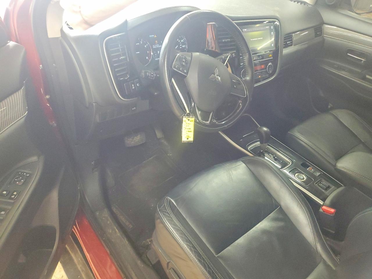 2019 MITSUBISHI OUTLANDER SE photo 8