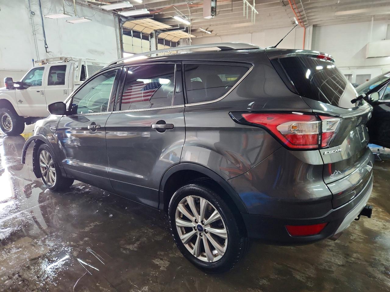 2017 FORD ESCAPE TITANIUM photo 4