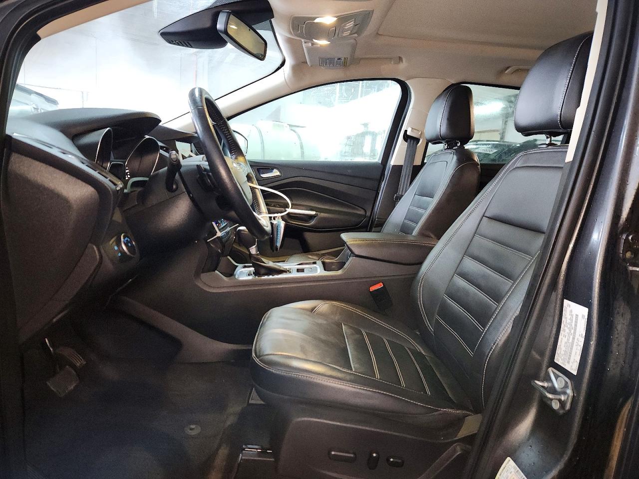 2017 FORD ESCAPE TITANIUM photo 19