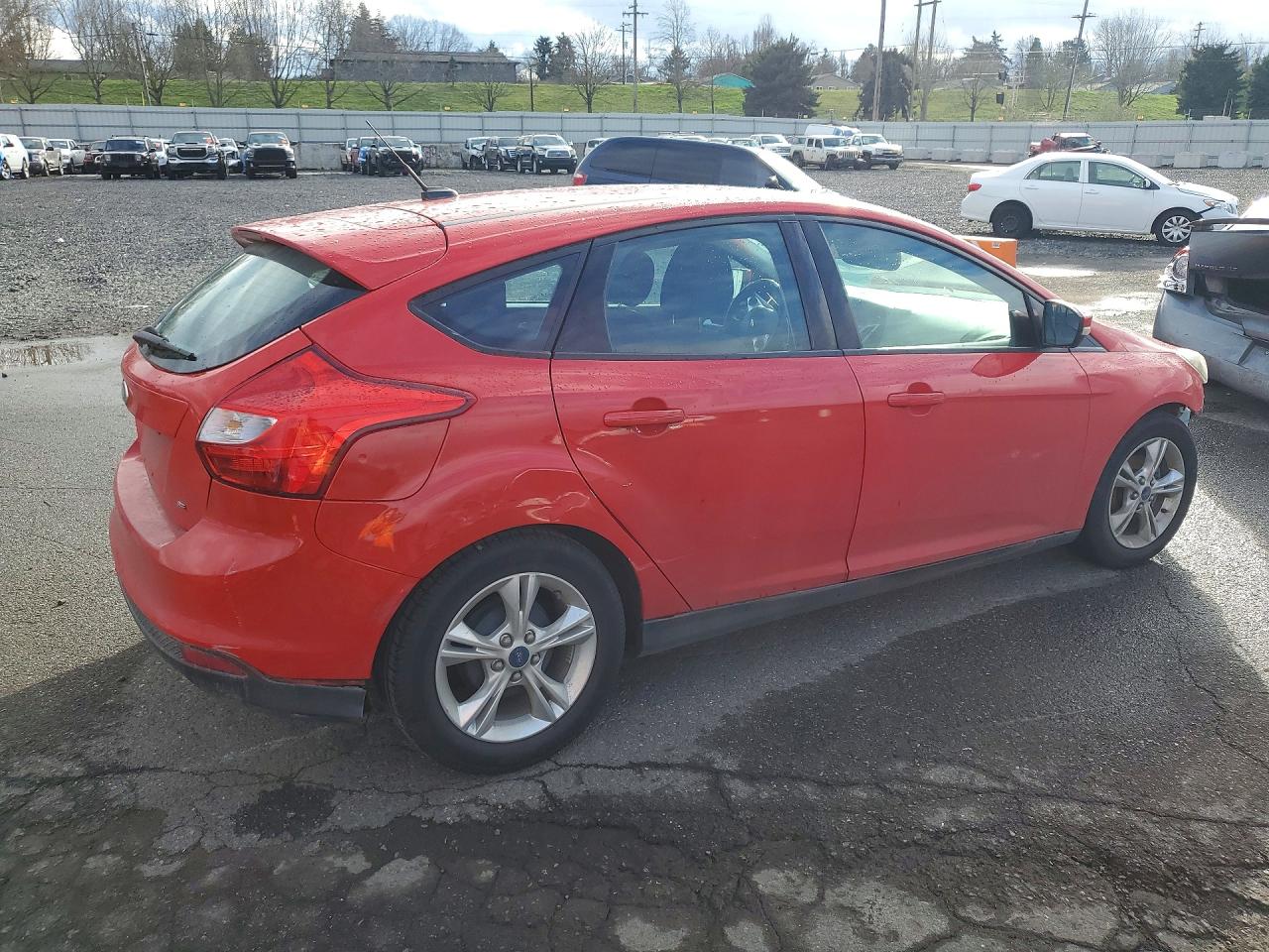 2014 FORD FOCUS SE photo 3