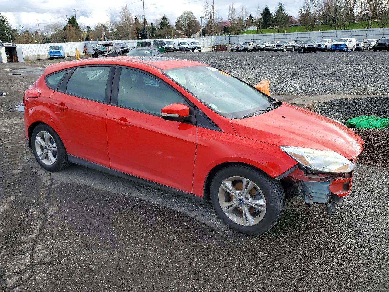 2014 FORD FOCUS SE photo 4