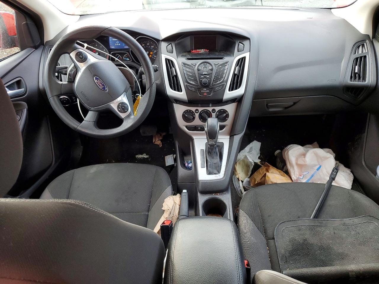 2014 FORD FOCUS SE photo 8