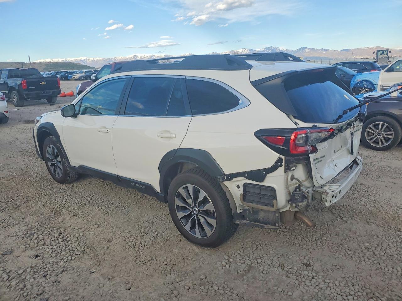 2023 SUBARU OUTBACK LIMITED photo 4
