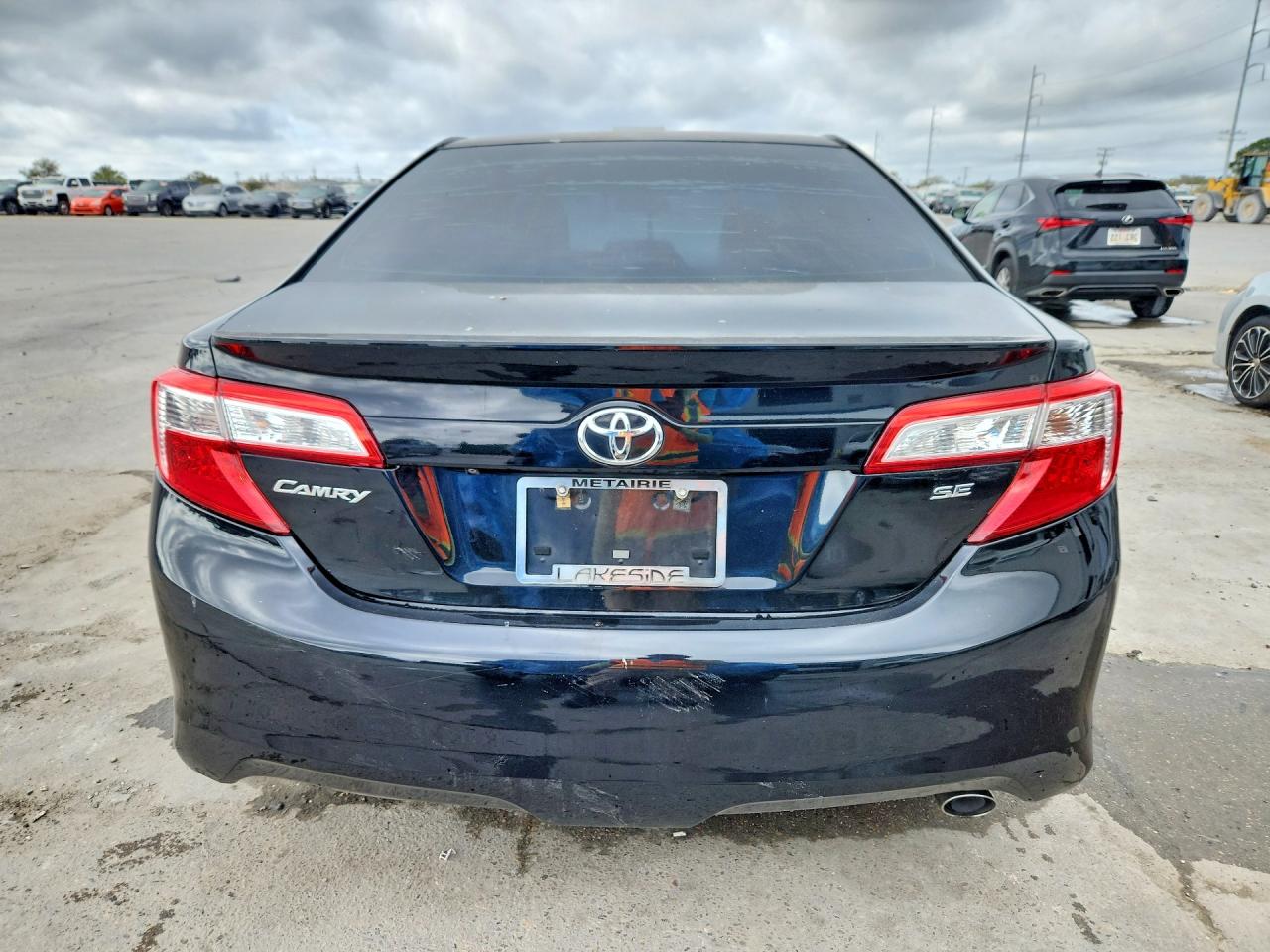 2014 TOYOTA CAMRY SE photo 6