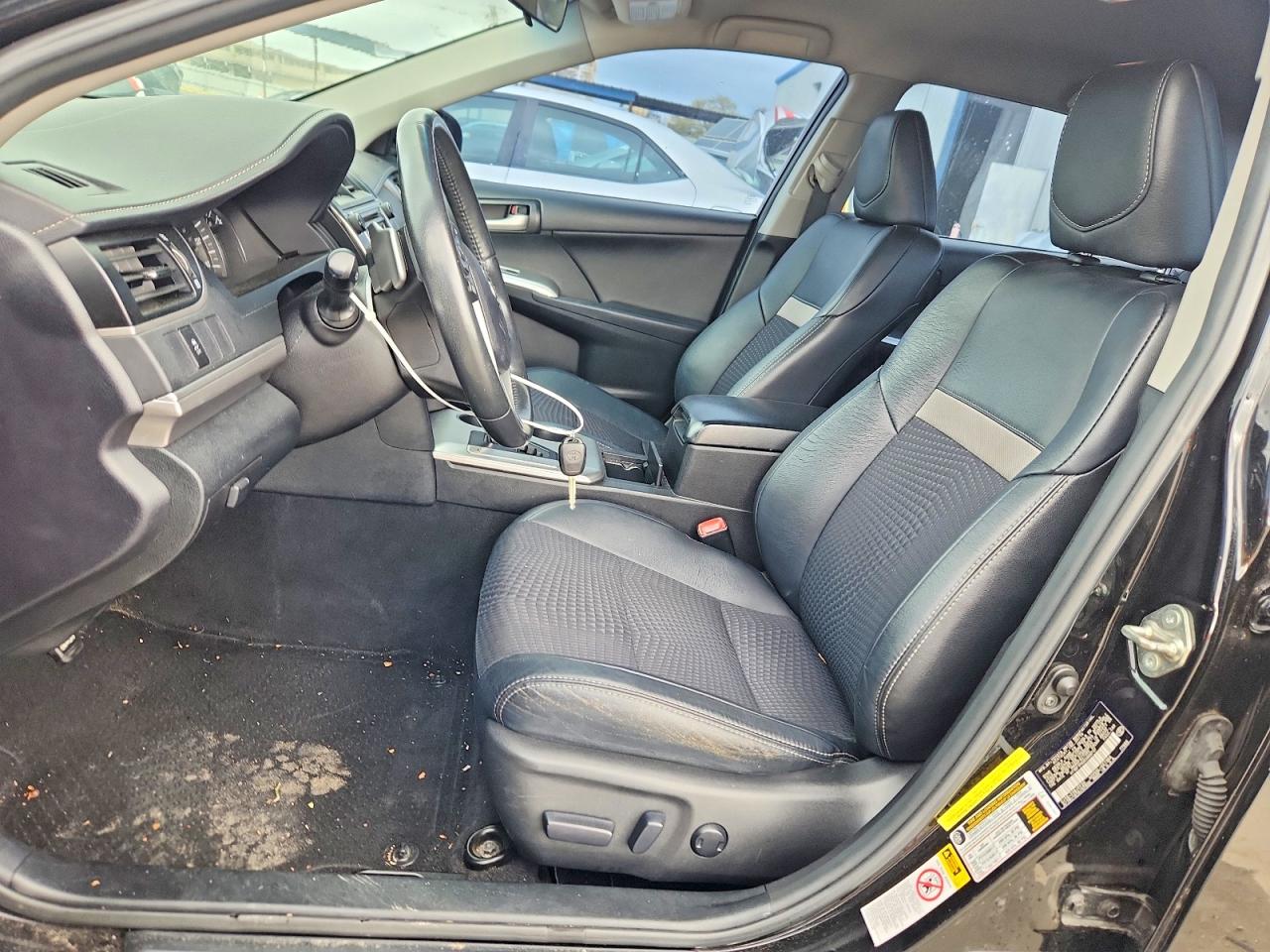 2014 TOYOTA CAMRY SE photo 7