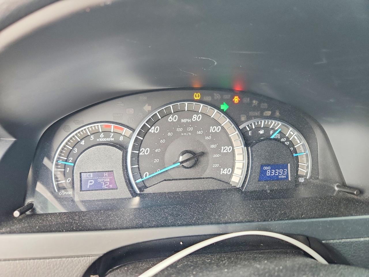 2014 TOYOTA CAMRY SE photo 9
