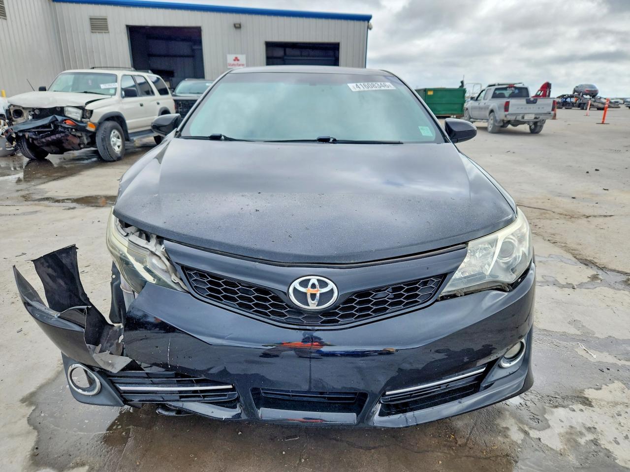 2014 TOYOTA CAMRY SE photo 5