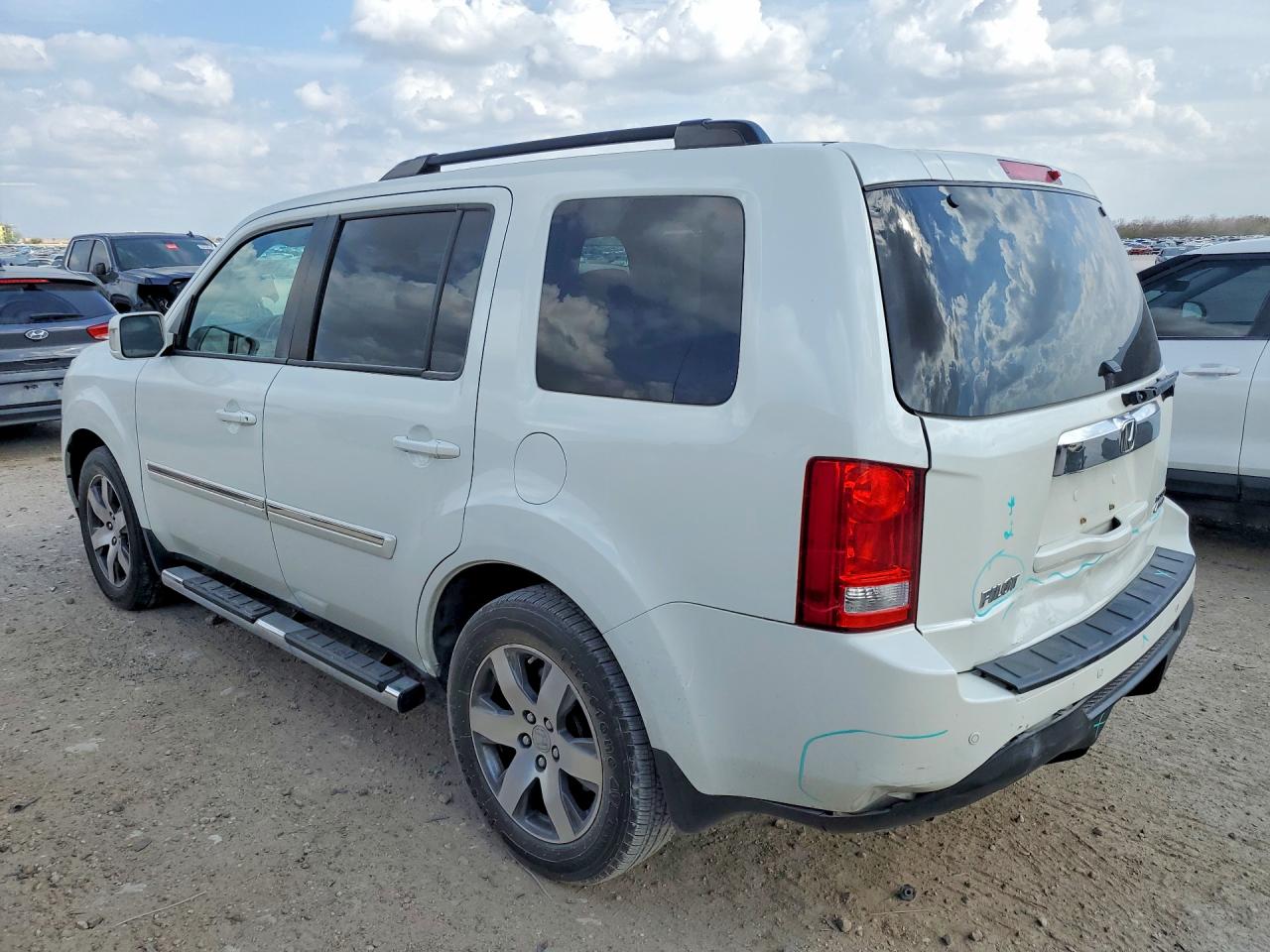 2015 HONDA PILOT TOURING photo 3