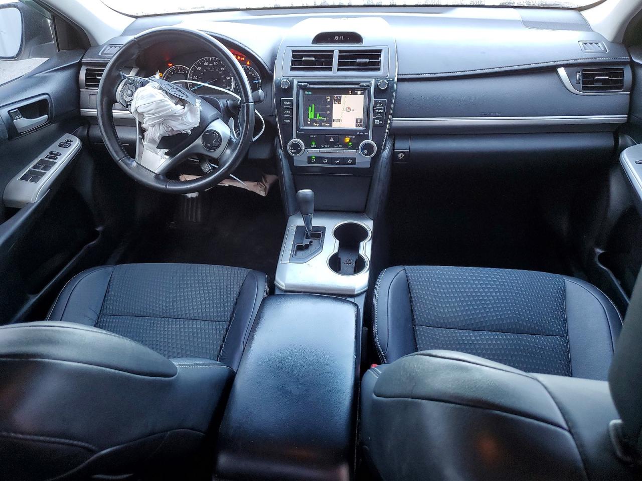 2014 TOYOTA CAMRY SE photo 22