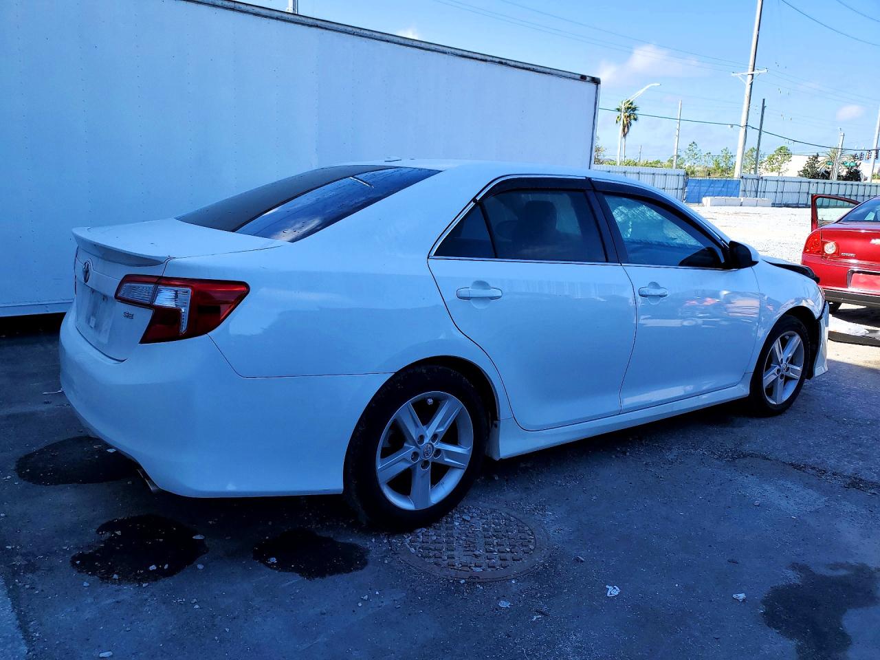2014 TOYOTA CAMRY SE photo 7