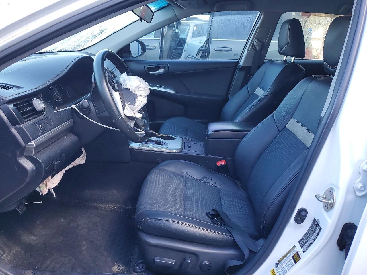 2014 TOYOTA CAMRY SE photo 19