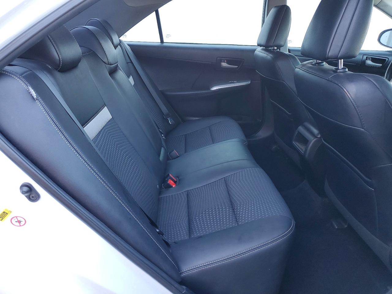 2014 TOYOTA CAMRY SE photo 28