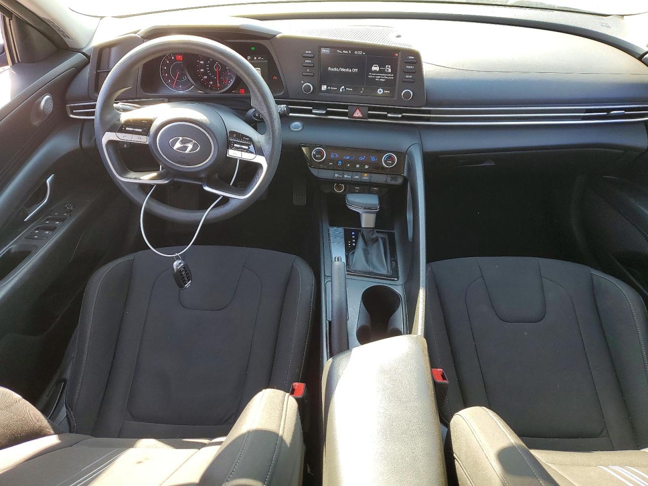 2022 HYUNDAI ELANTRA SEL photo 8