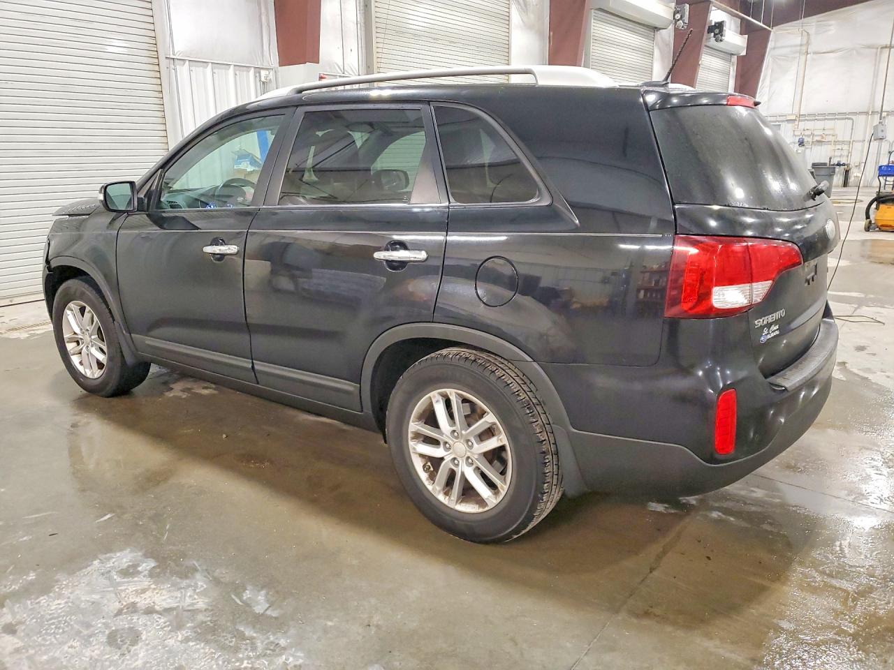 2014 KIA SORENTO LX photo 3