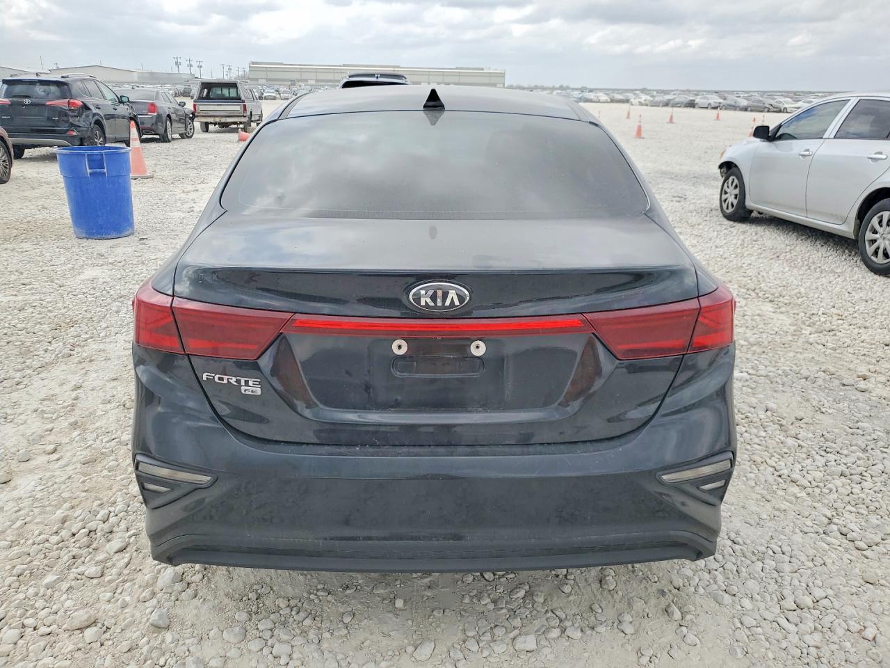 2019 KIA FORTE photo 16