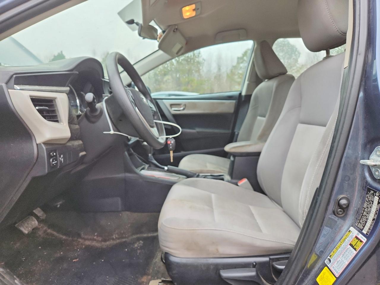2015 TOYOTA COROLLA LE photo 13