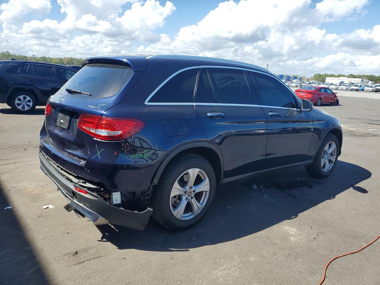 2018 MERCEDES-BENZ GLC 300 4MATIC photo 5