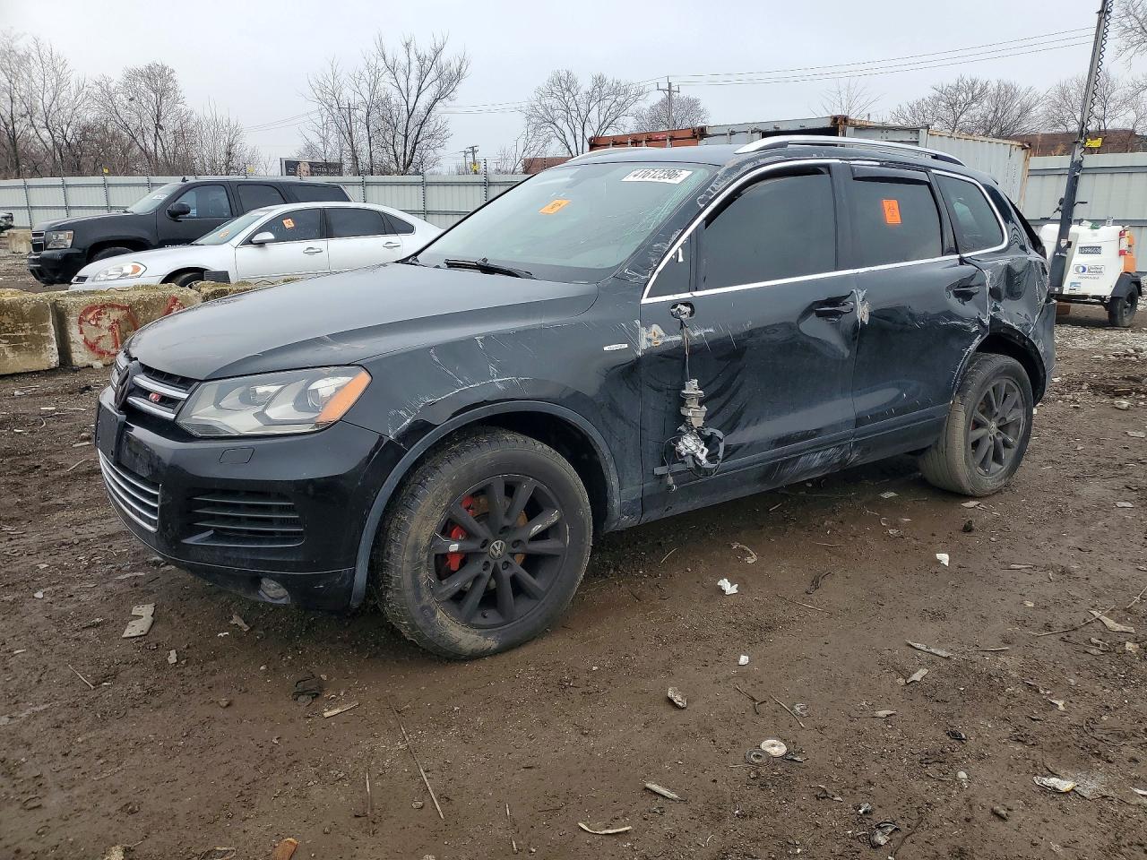 2014 VOLKSWAGEN TOUAREG