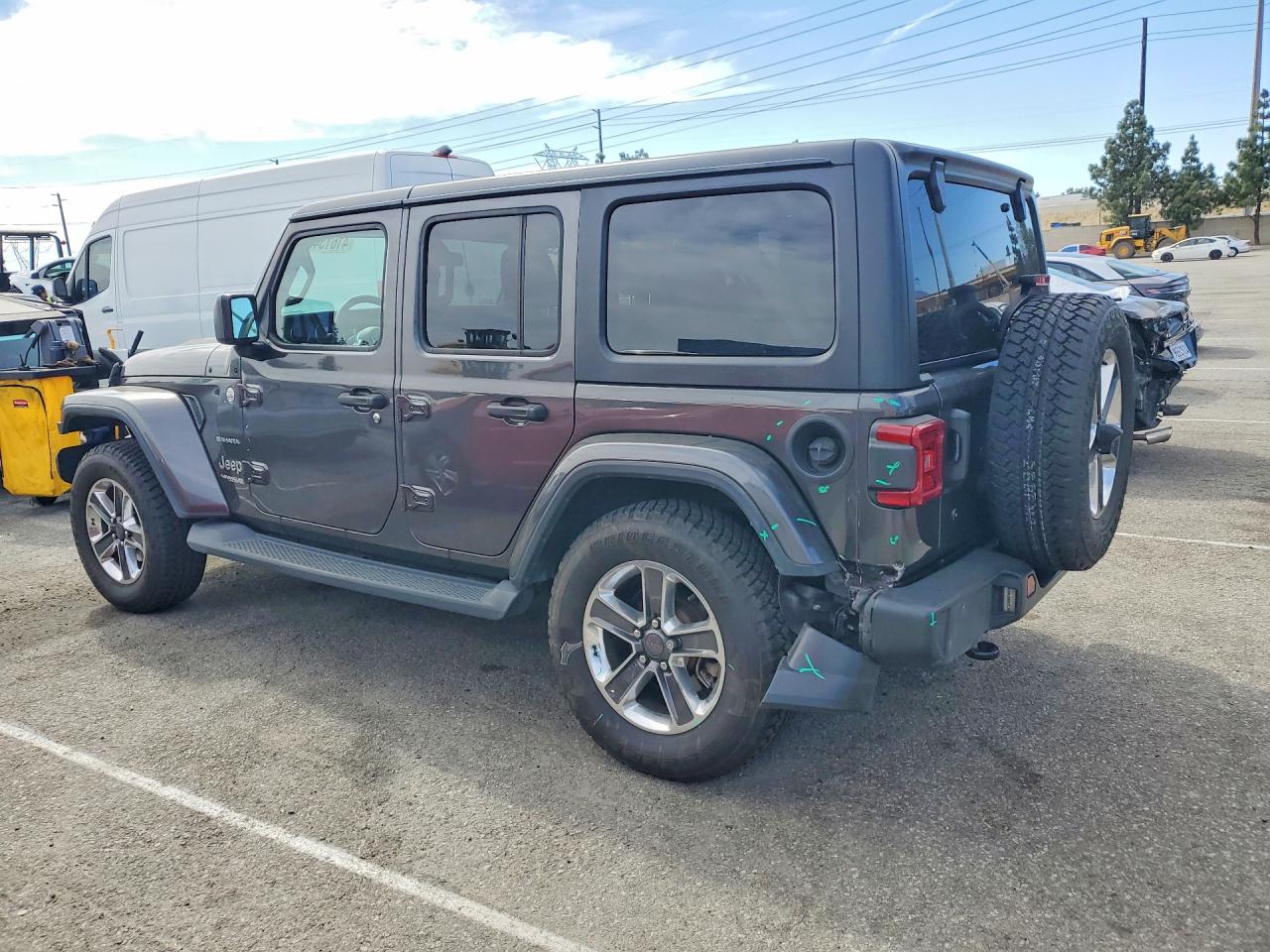 2018 JEEP WRANGLER UNLIMITED SAHARA photo 3
