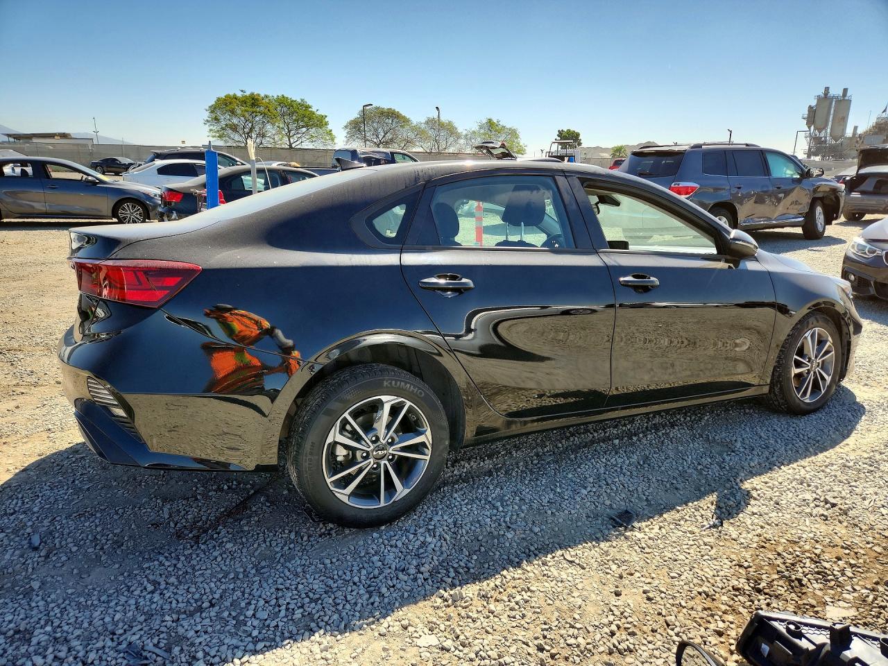 2024 KIA FORTE LXS photo 3