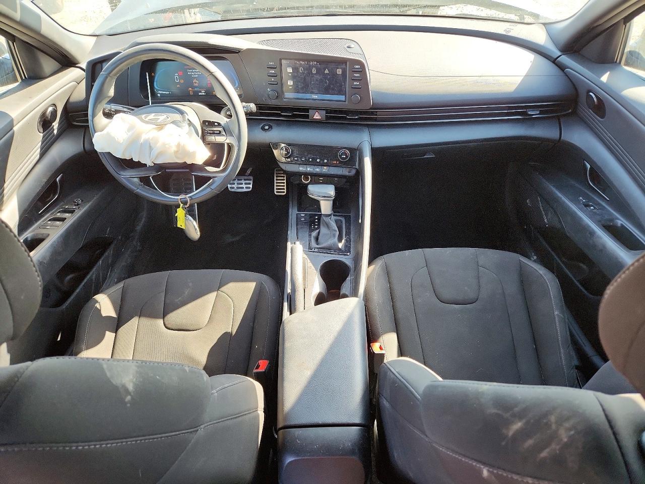 2025 HYUNDAI ELANTRA SEL SPORT photo 8