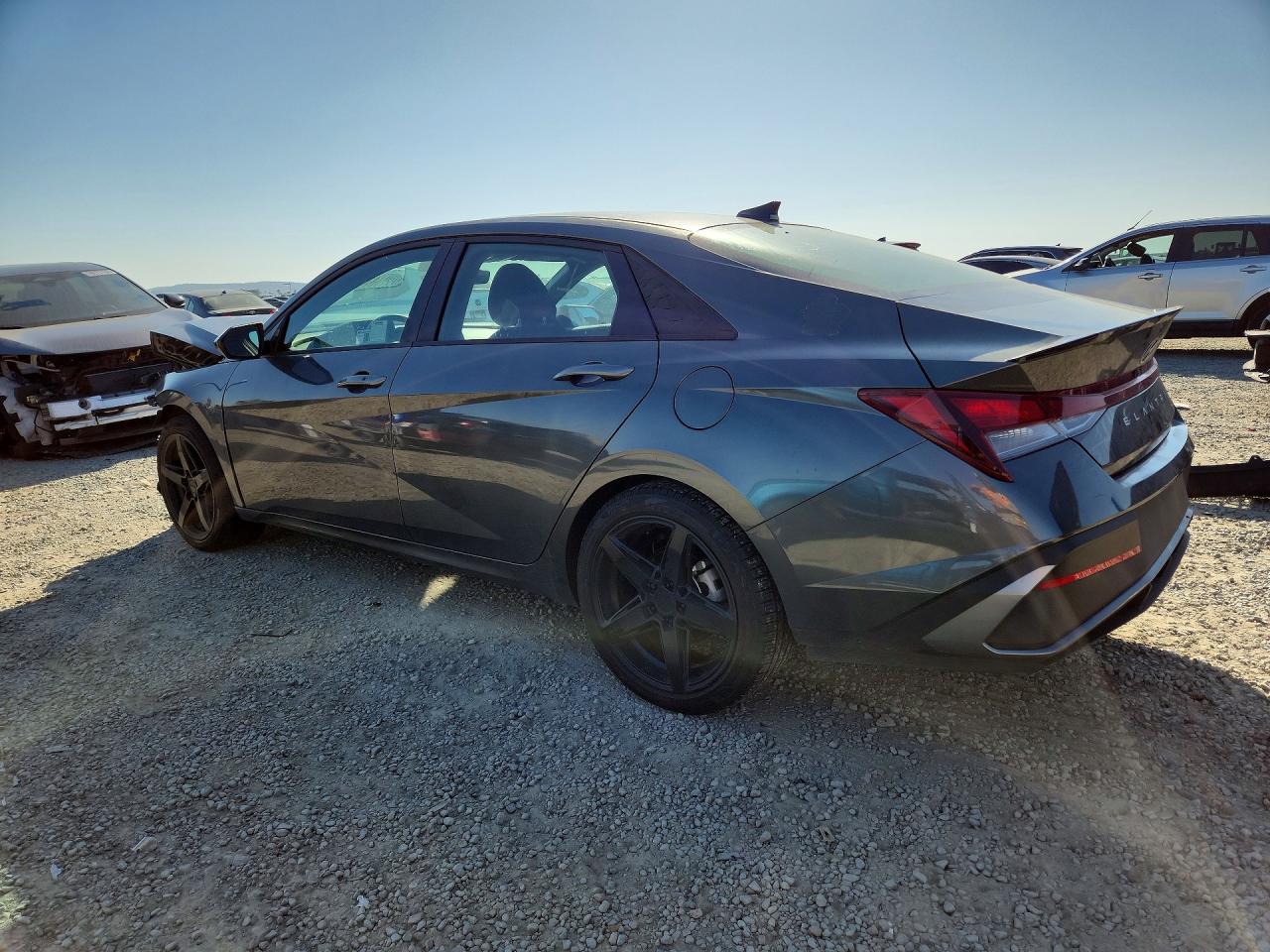 2025 HYUNDAI ELANTRA SEL SPORT photo 2