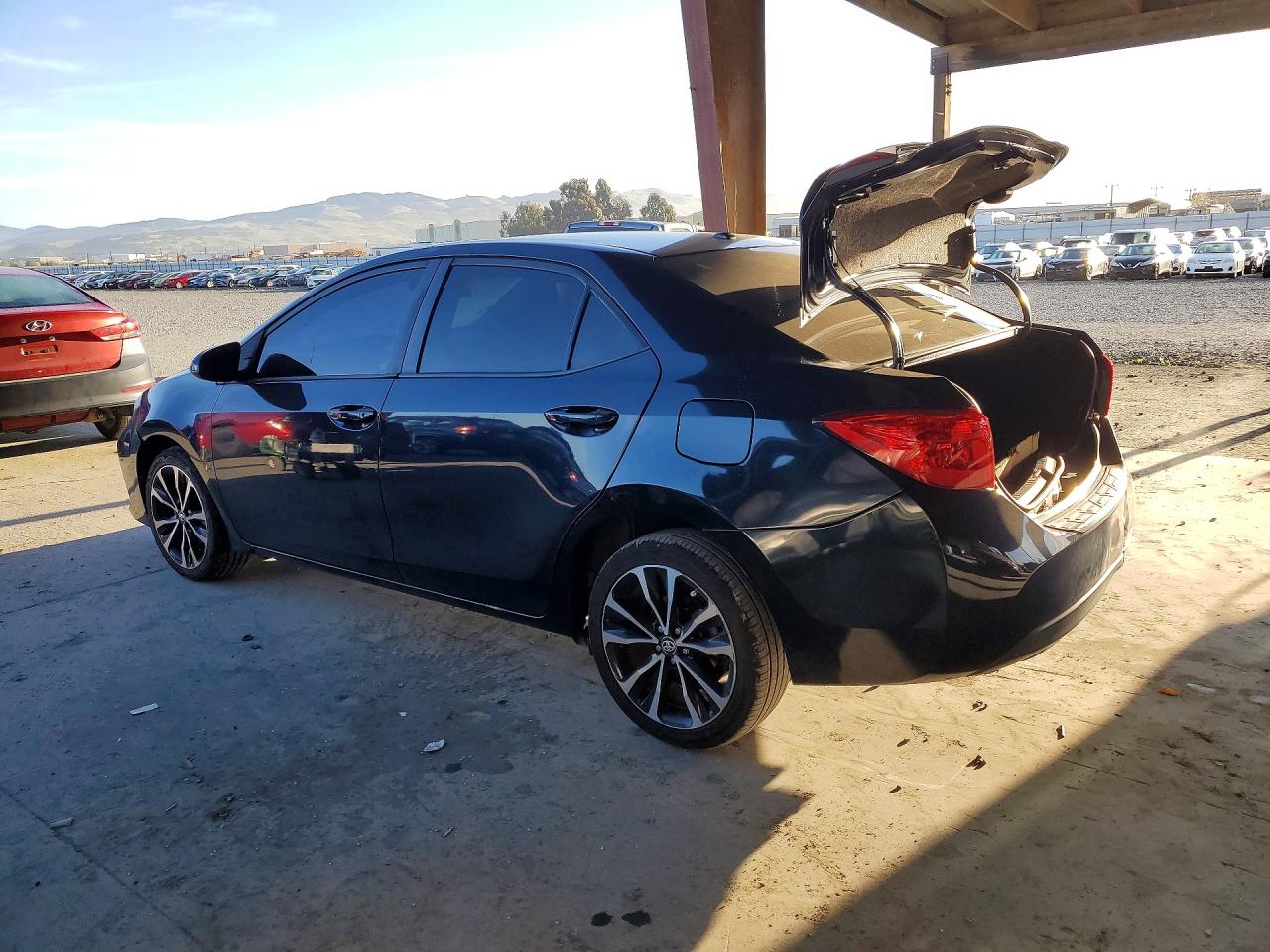 2017 TOYOTA COROLLA SE photo 2