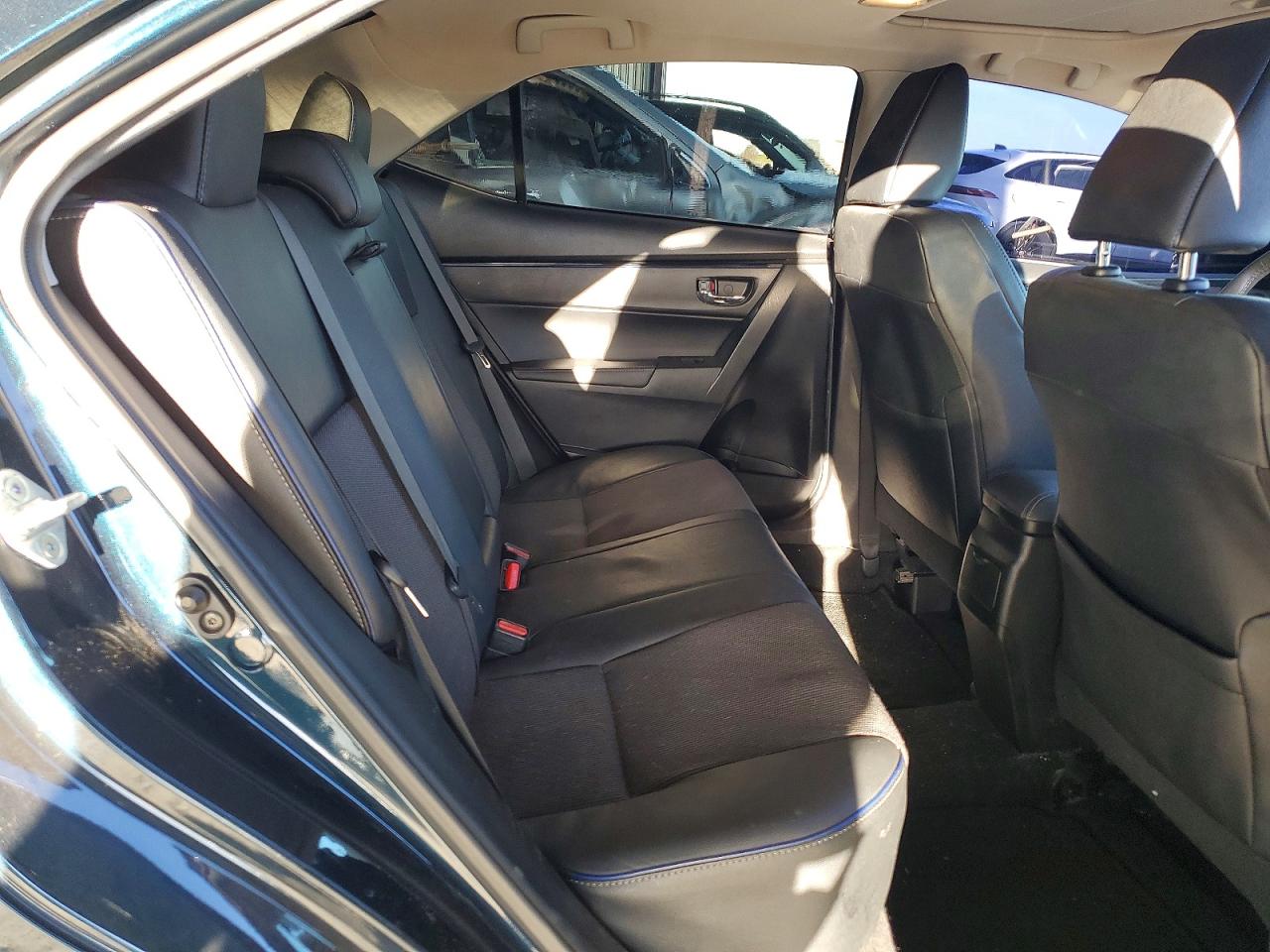 2017 TOYOTA COROLLA SE photo 10