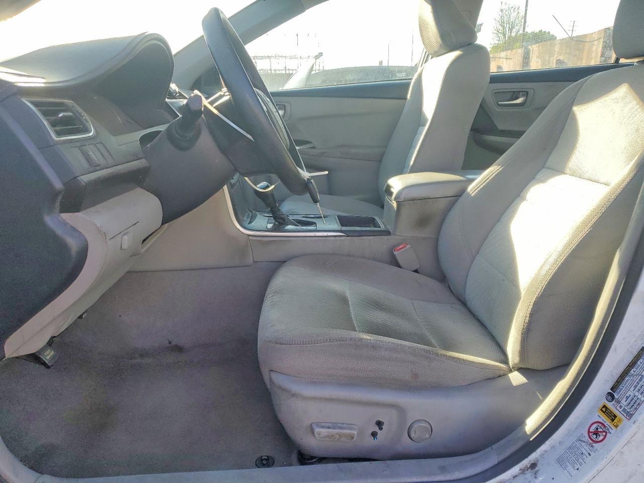 2017 TOYOTA CAMRY LE photo 7