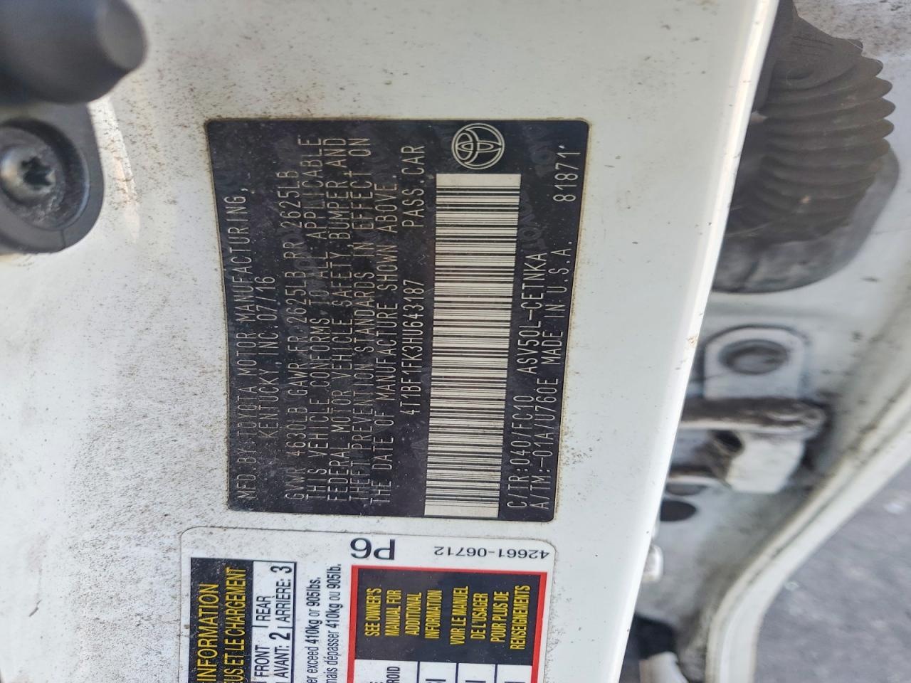 2017 TOYOTA CAMRY LE photo 12