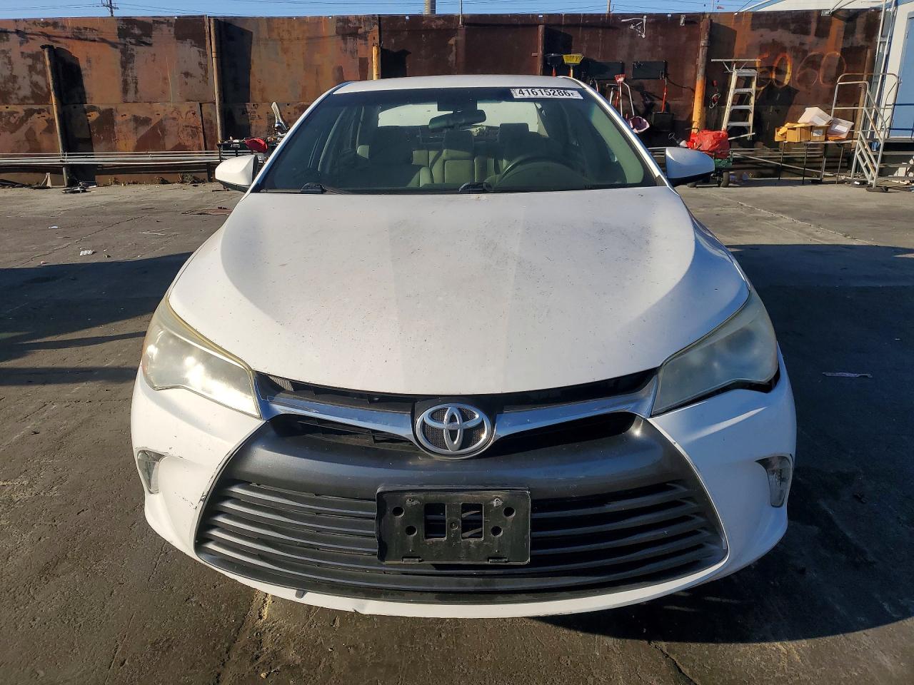 2017 TOYOTA CAMRY LE photo 5