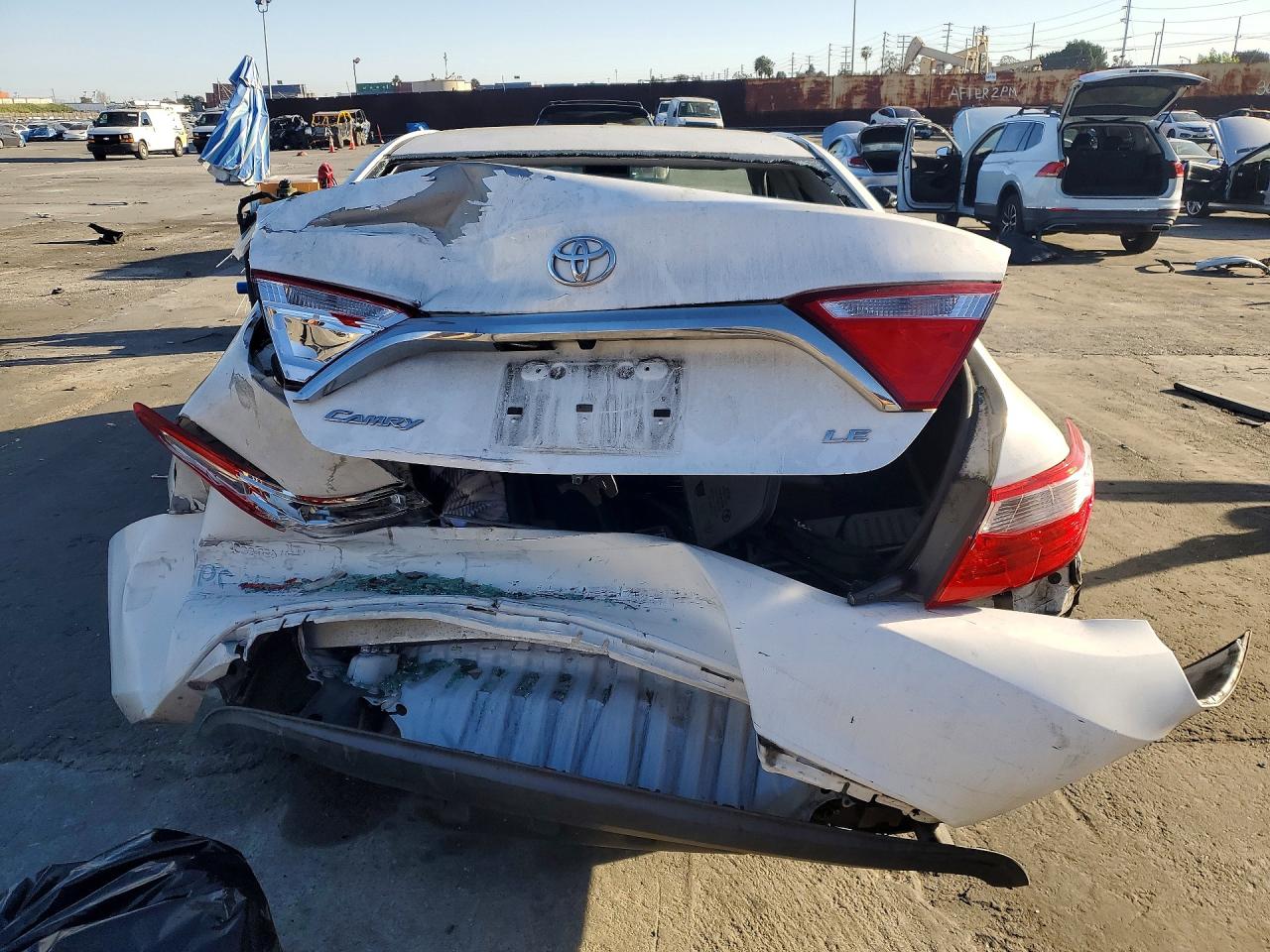 2017 TOYOTA CAMRY LE photo 6