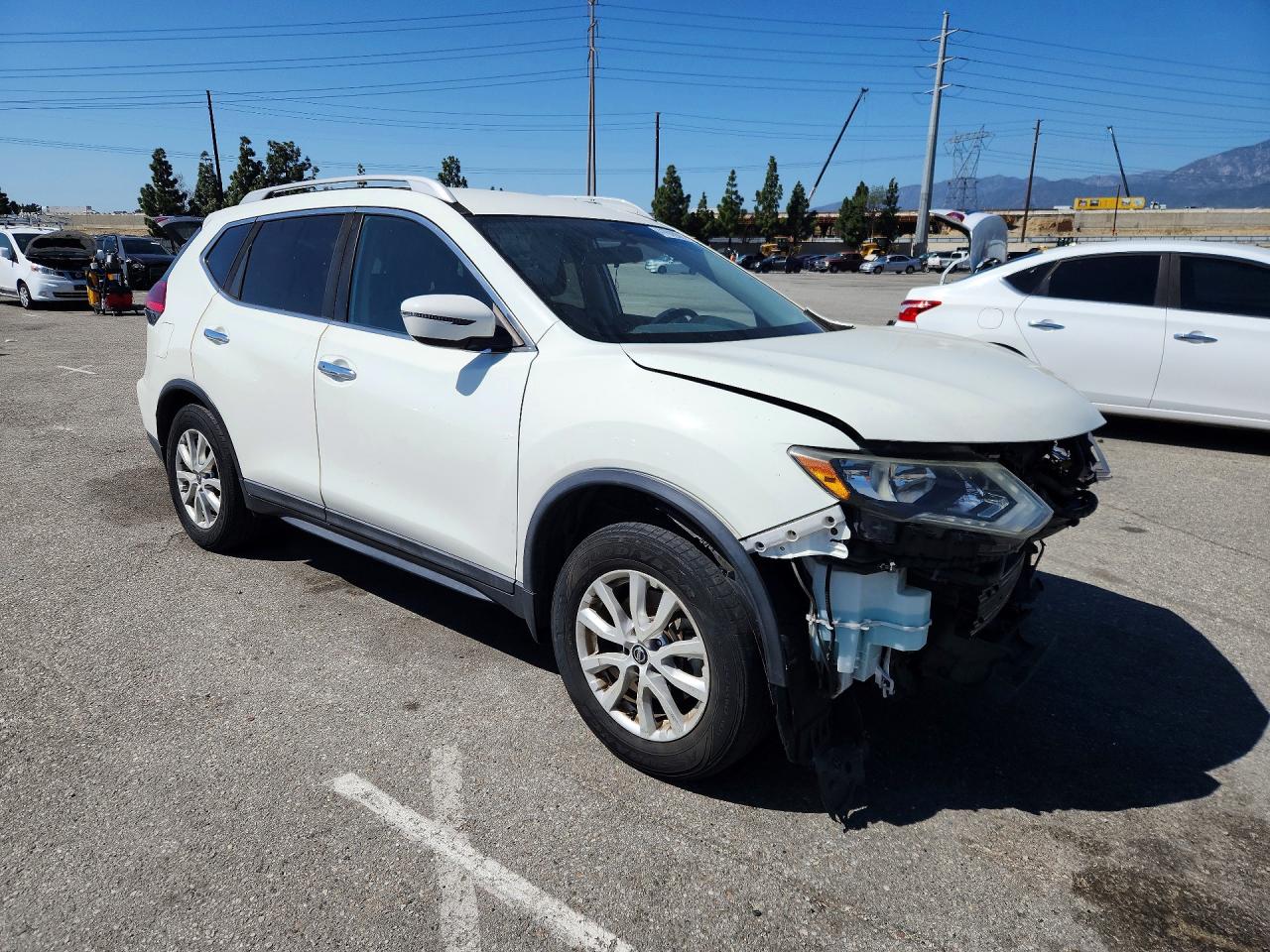 2017 NISSAN ROGUE SV photo 7