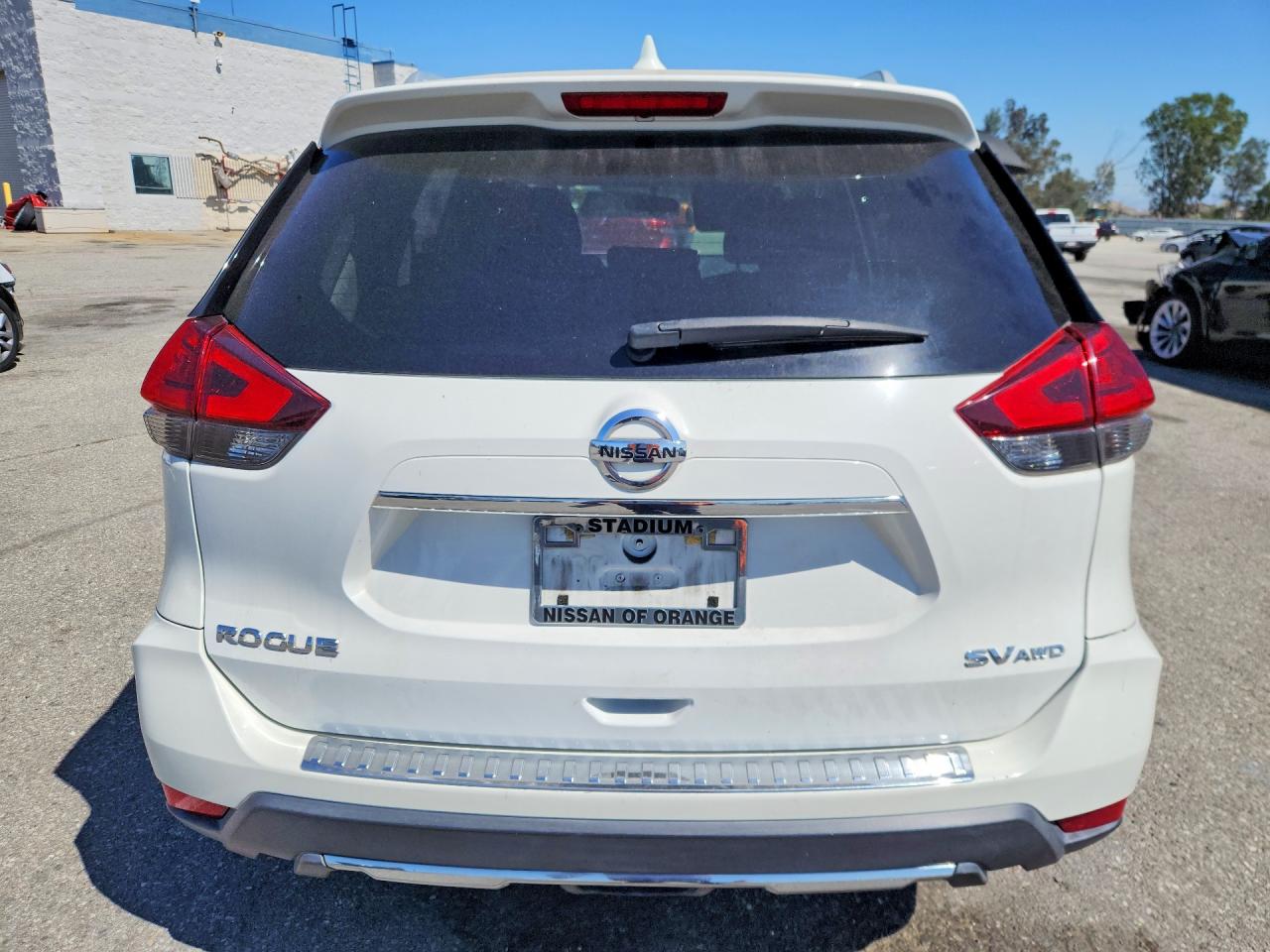 2017 NISSAN ROGUE SV photo 11