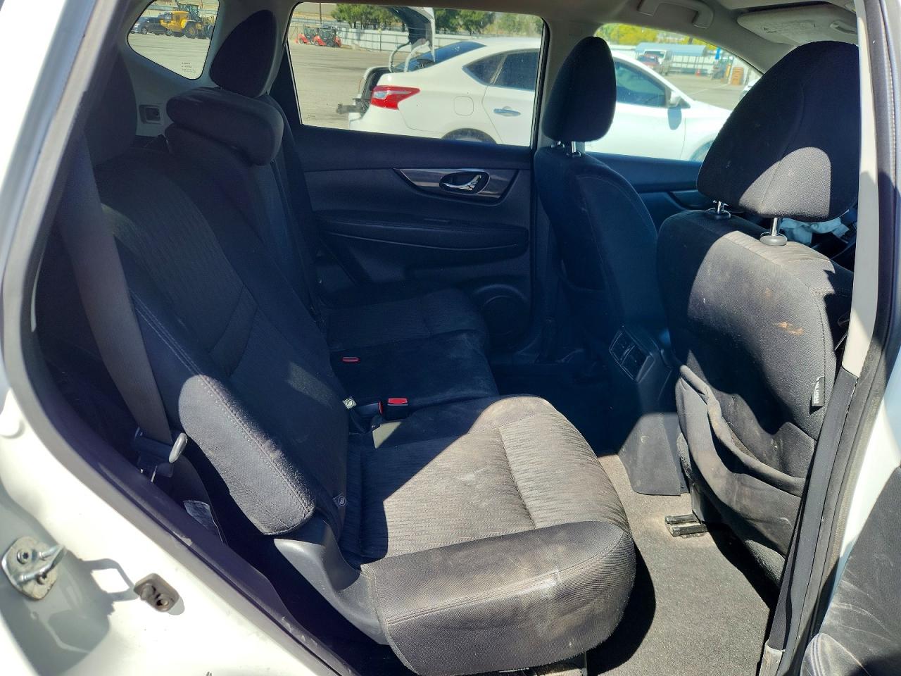 2017 NISSAN ROGUE SV photo 19