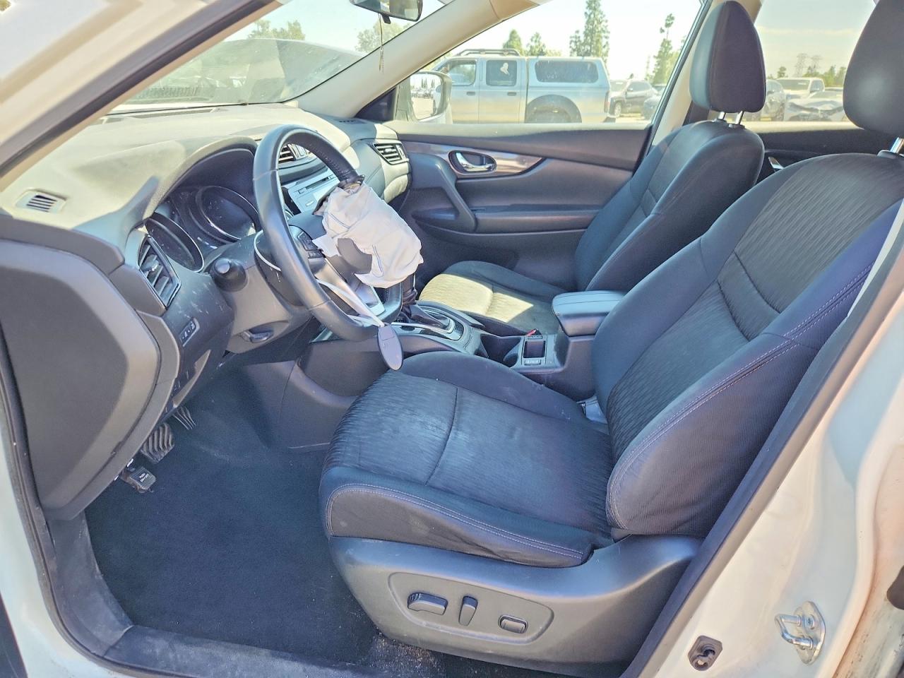 2017 NISSAN ROGUE SV photo 13