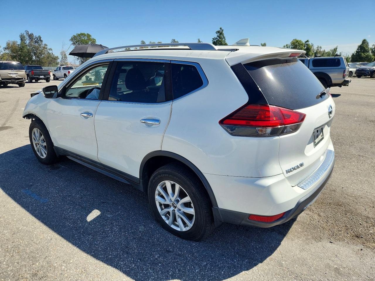 2017 NISSAN ROGUE SV photo 3