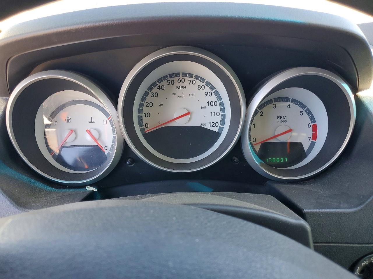 2010 DODGE GRAND CARAVAN SE photo 17