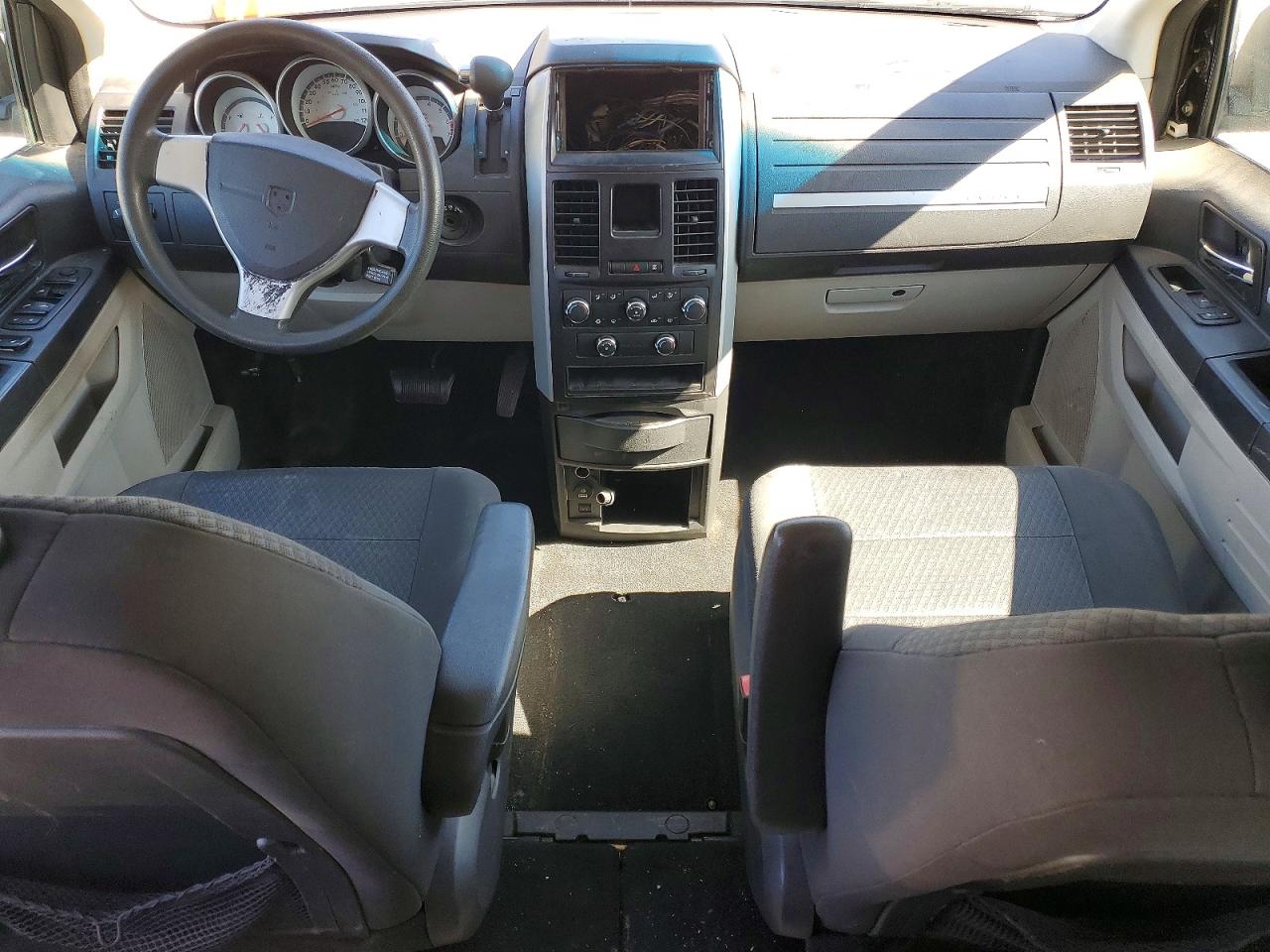 2010 DODGE GRAND CARAVAN SE photo 15