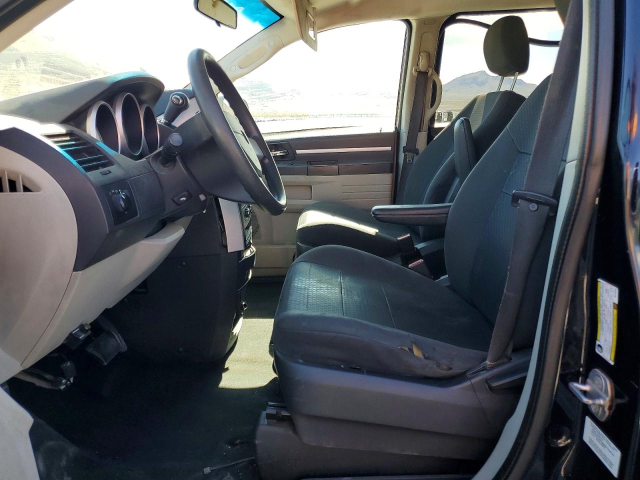 2010 DODGE GRAND CARAVAN SE photo 13