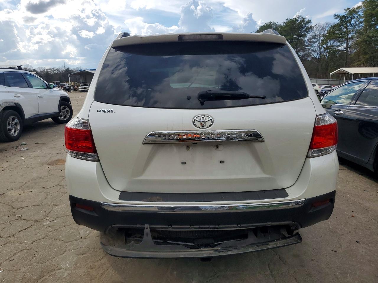 2012 TOYOTA HIGHLANDER BASE photo 6