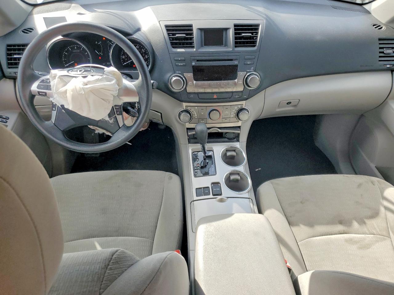 2012 TOYOTA HIGHLANDER BASE photo 8