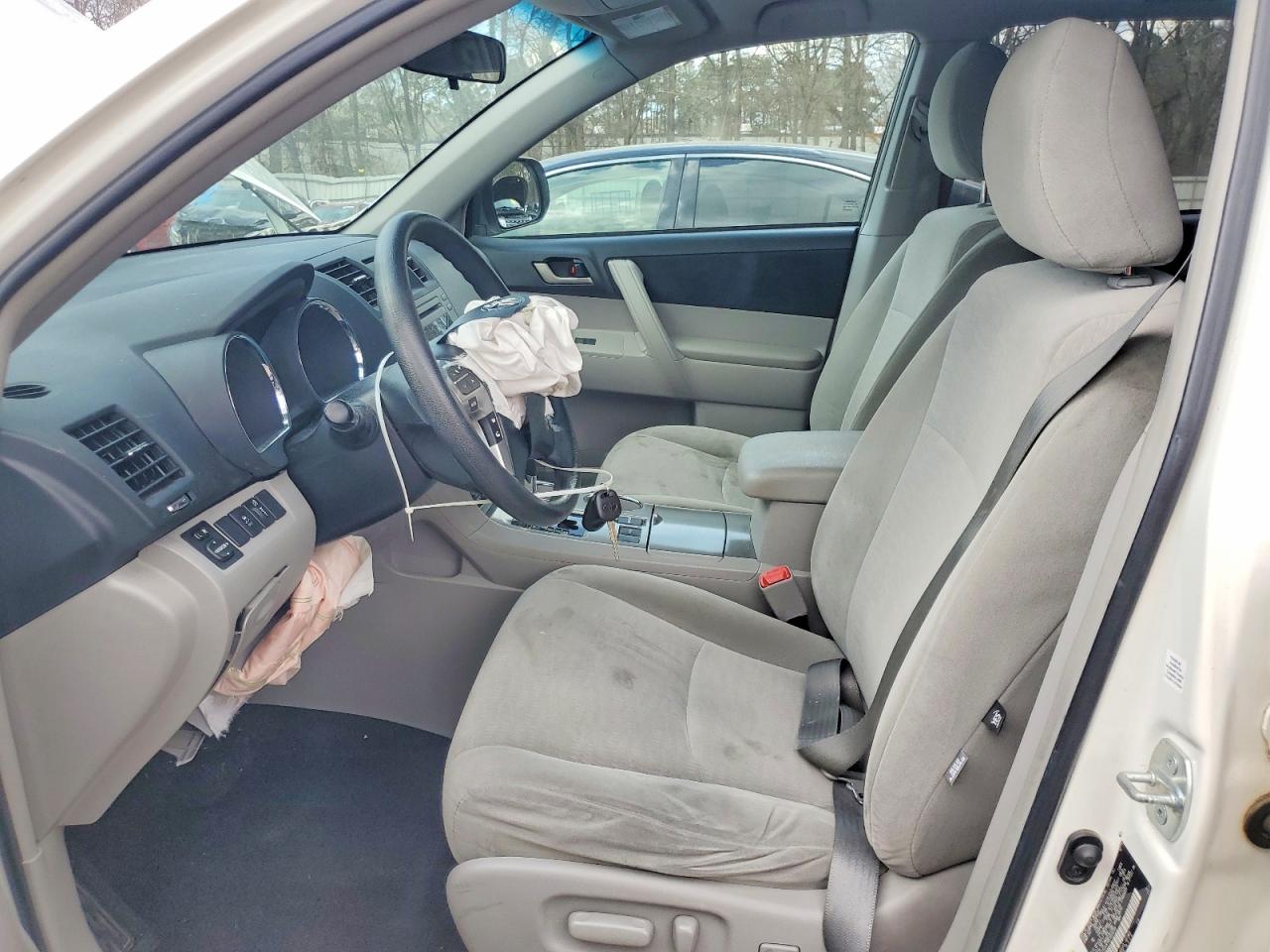 2012 TOYOTA HIGHLANDER BASE photo 7